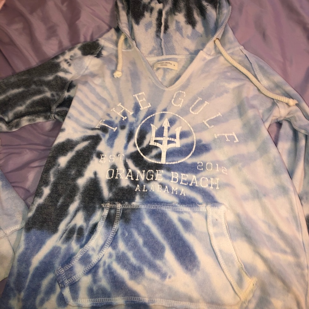 Small Beach V-Neck Hoodie